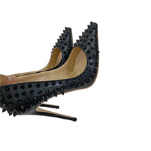 Cargar imagen en el visor de la galería, Pointed Black Pumps
