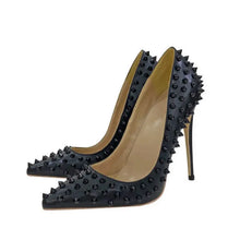 Cargar imagen en el visor de la galería, Pointed Black Pumps
