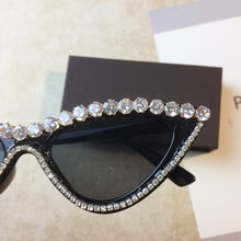 Cargar imagen en el visor de la galería, Diamond Cateye Sunglasses
