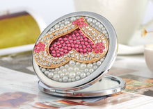 Cargar imagen en el visor de la galería, Rhinestone Heart Compact Mirror
