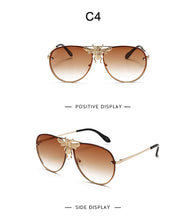 Cargar imagen en el visor de la galería, Luxury Bee Sunglasses
