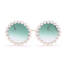 Cargar imagen en el visor de la galería, Pearl Round Luxury Sunglasses
